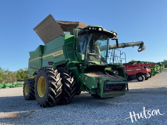 Image of John Deere S7 700 Primary image