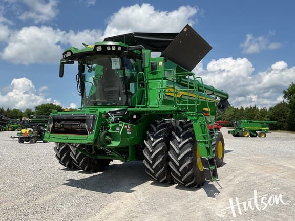 Image of John Deere S7 700 equipment image 4