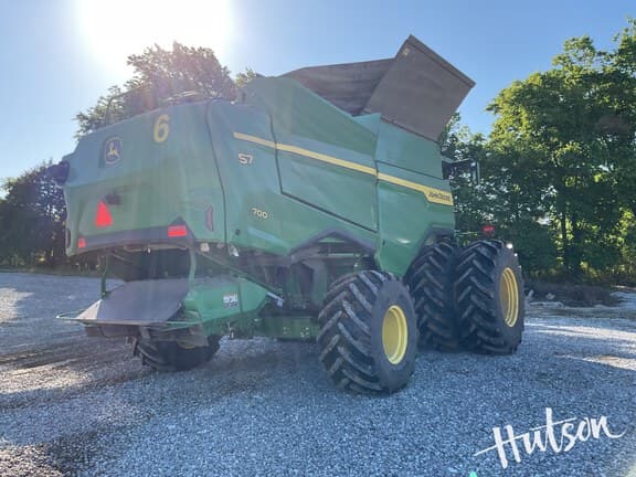 Image of John Deere S7 700 equipment image 1