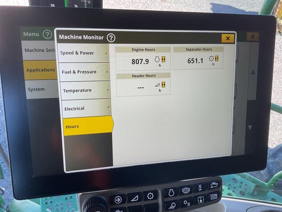 Image of John Deere S7 700 equipment image 4