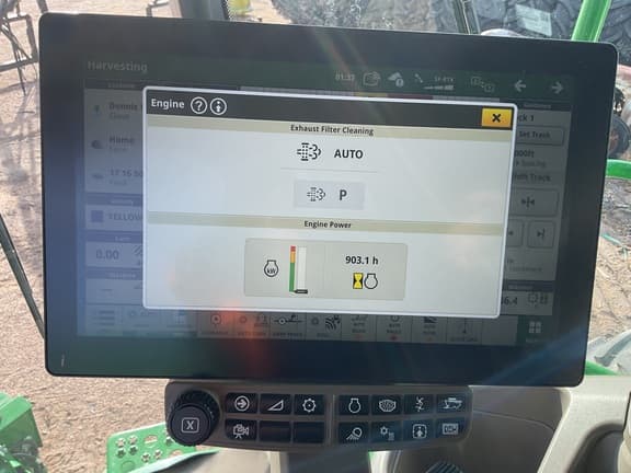 Image of John Deere S7 700 equipment image 1