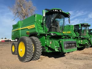 2025 John Deere S7 700 Image