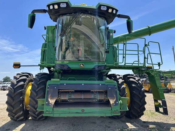 2025 John Deere S7 700 Equipment Image0