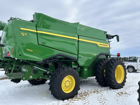 Image of John Deere S7 700 equipment image 3
