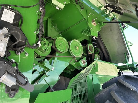 Image of John Deere S7 700 equipment image 3