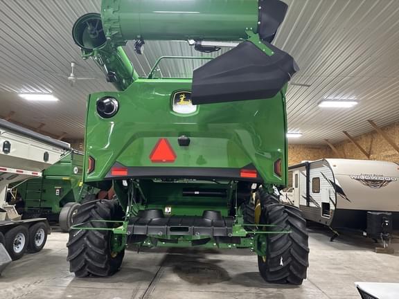 Image of John Deere S7 700 equipment image 3