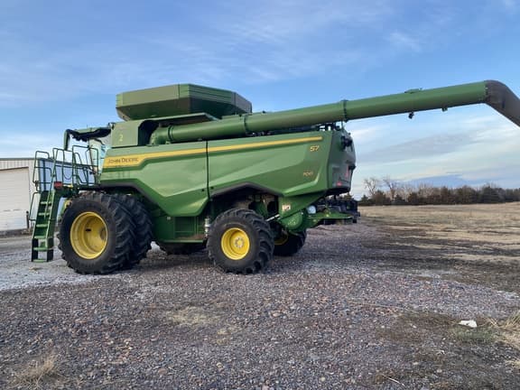 Image of John Deere S7 700 equipment image 1
