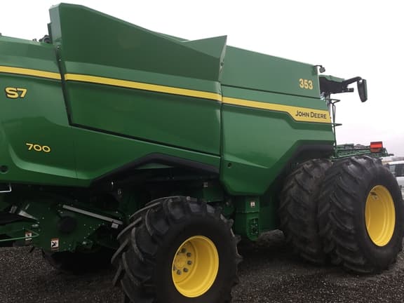 Image of John Deere S7 700 equipment image 2
