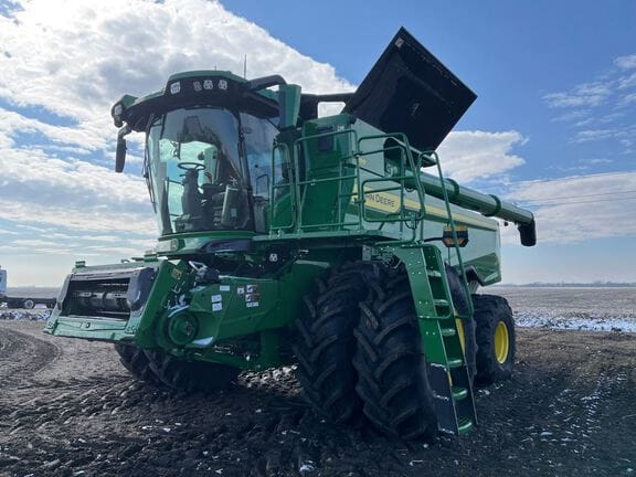 2025 John Deere S7 700 Equipment Image0