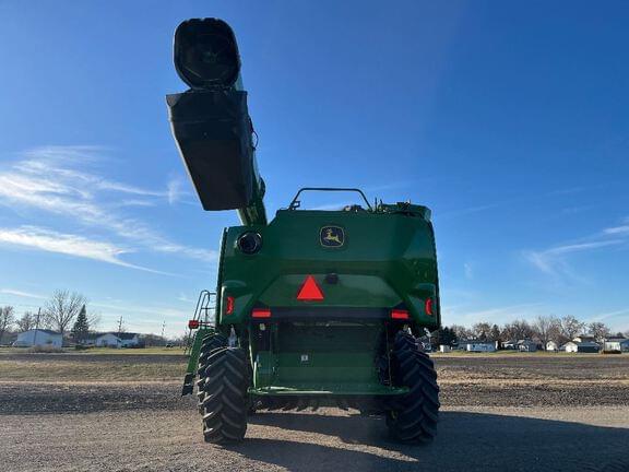 Image of John Deere S7 700 equipment image 3