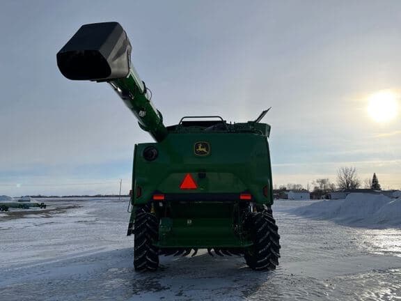 Image of John Deere S7 700 equipment image 3