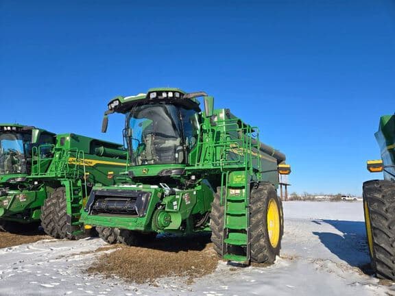 Image of John Deere S7 700 Primary image