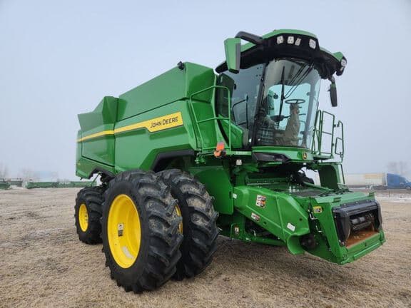 Image of John Deere S7 700 Primary image
