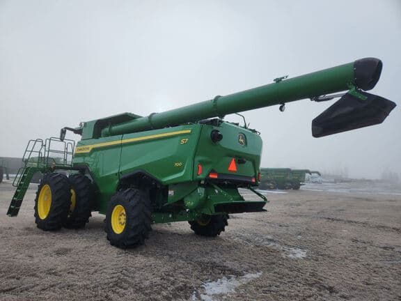 Image of John Deere S7 700 equipment image 3