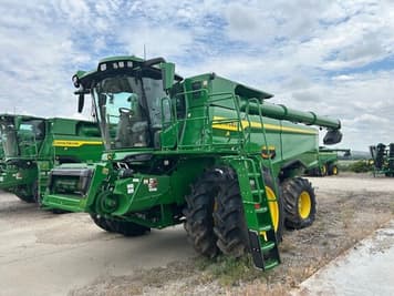 Main image John Deere S7 700