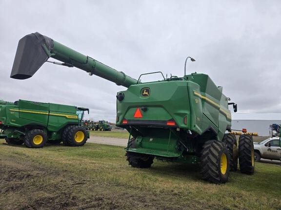 Image of John Deere S7 700 equipment image 3