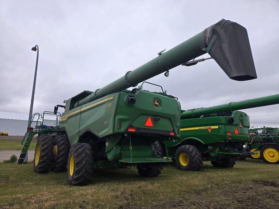 Image of John Deere S7 700 equipment image 1