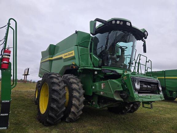 Image of John Deere S7 700 equipment image 4