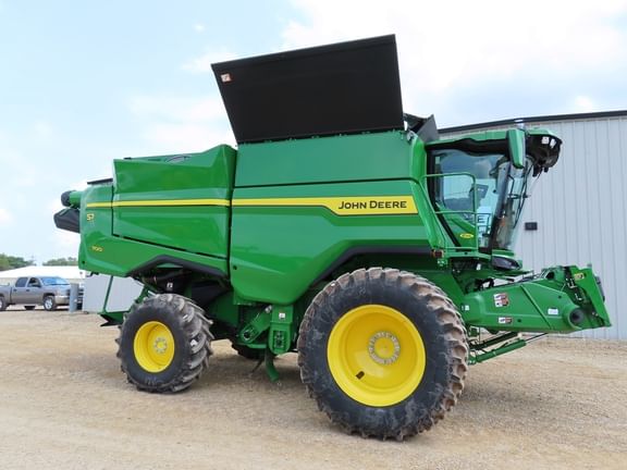 2025 John Deere S7 700 Equipment Image0