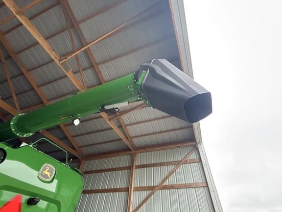 Image of John Deere S7 700 equipment image 3