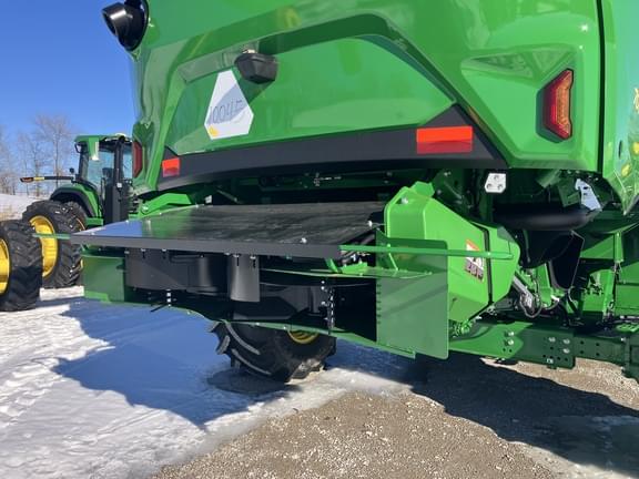 Image of John Deere S7 700 equipment image 4