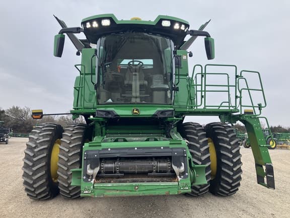 Image of John Deere S7 700 equipment image 1