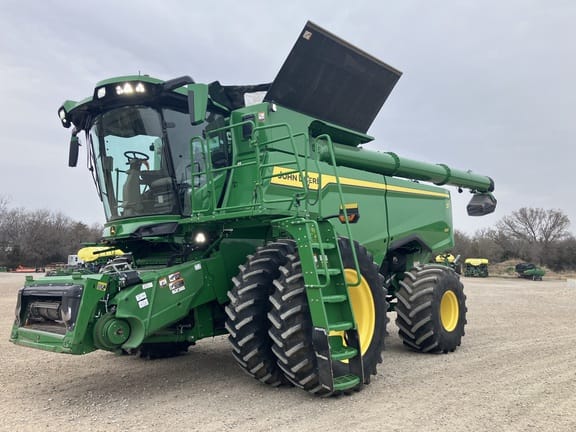 2025 John Deere S7 700 Equipment Image0