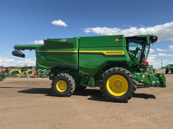 Image of John Deere S7 700 equipment image 4