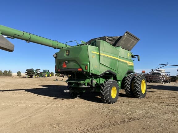 Image of John Deere S7 700 equipment image 3
