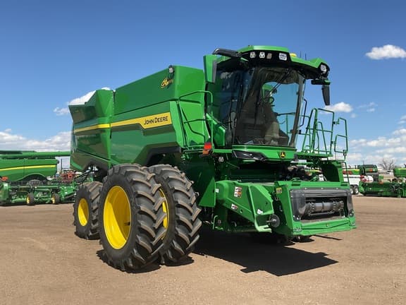 Image of John Deere S7 700 equipment image 3