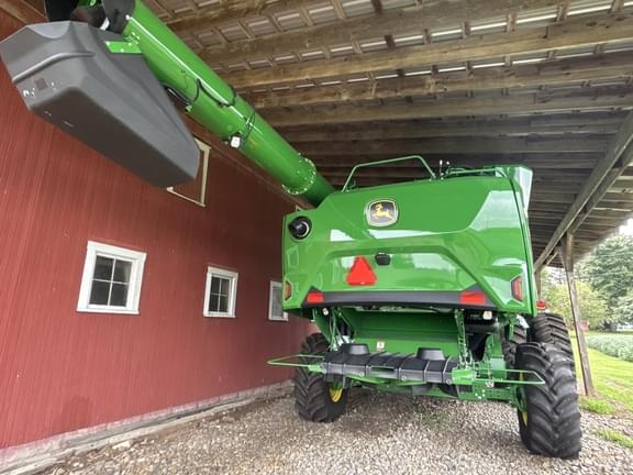 Image of John Deere S7 700 equipment image 2