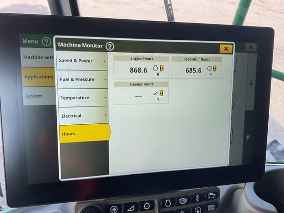 Image of John Deere S7 700 equipment image 2