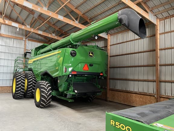 Image of John Deere S7 700 equipment image 1