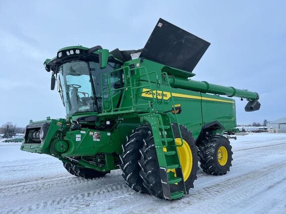 2025 John Deere S7 700 Equipment Image0