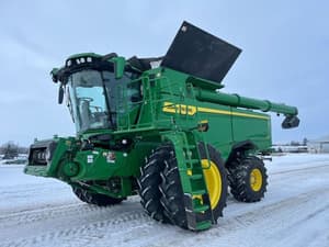 2025 John Deere S7 700 Image