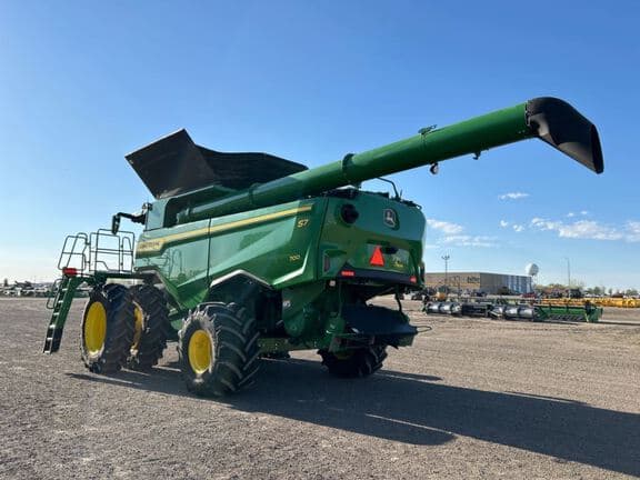 Image of John Deere S7 700 equipment image 2