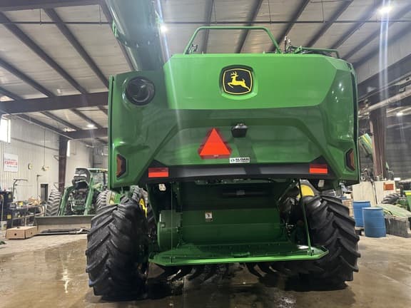 Image of John Deere S7 700 equipment image 2