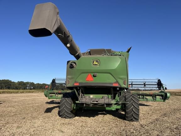 Image of John Deere S7 800 equipment image 2
