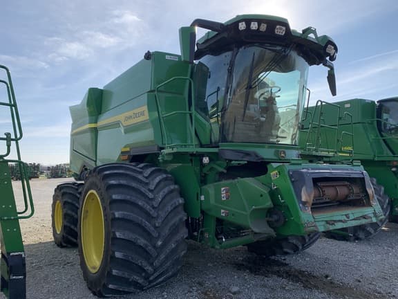Image of John Deere S7 800 equipment image 1