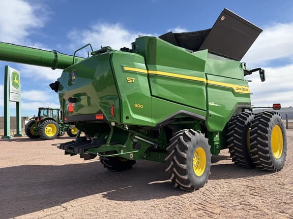 Image of John Deere S7 800 equipment image 3
