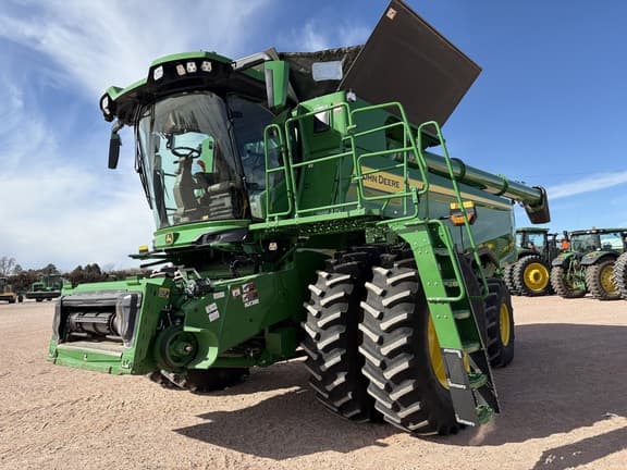 Image of John Deere S7 800 equipment image 1