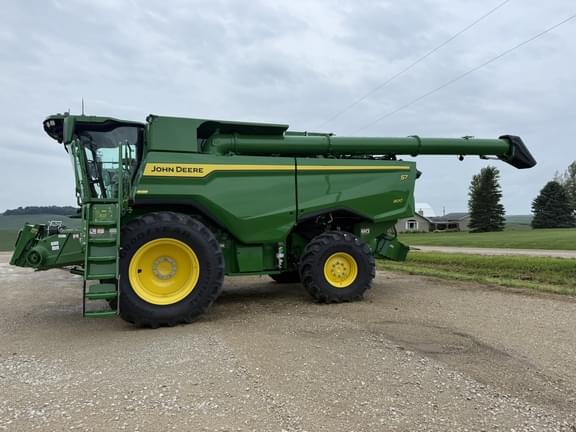 Image of John Deere S7 800 equipment image 2