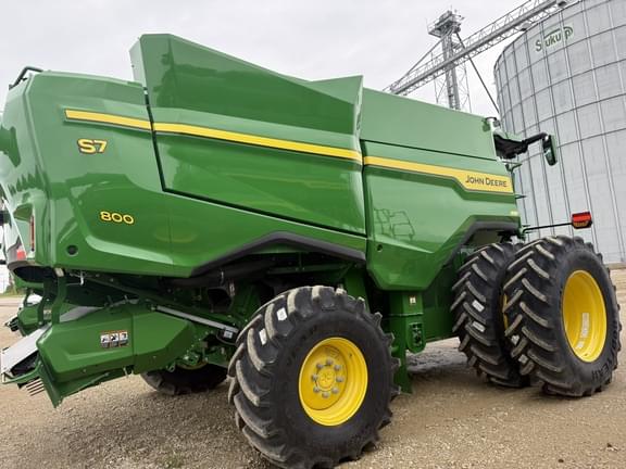 Image of John Deere S7 800 equipment image 4