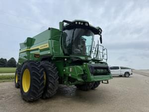 2025 John Deere S7 800 Image
