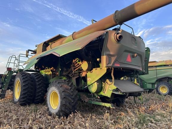 Image of John Deere S7 800 equipment image 3