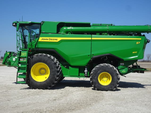 Image of John Deere S7 800 equipment image 2