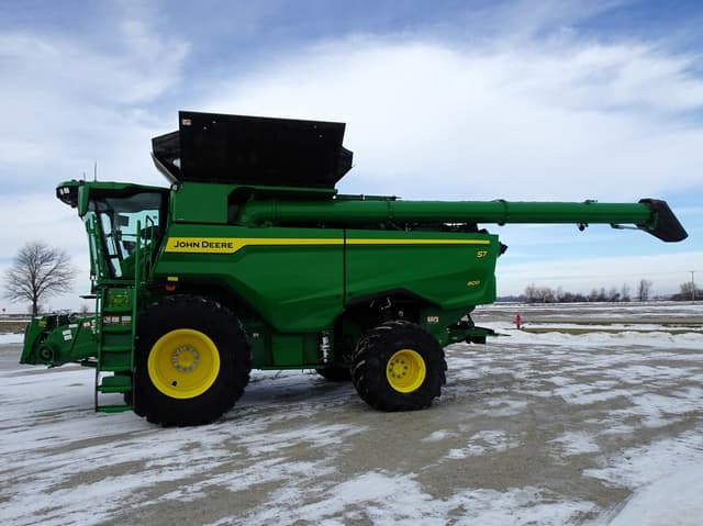 Image of John Deere S7 800 equipment image 2