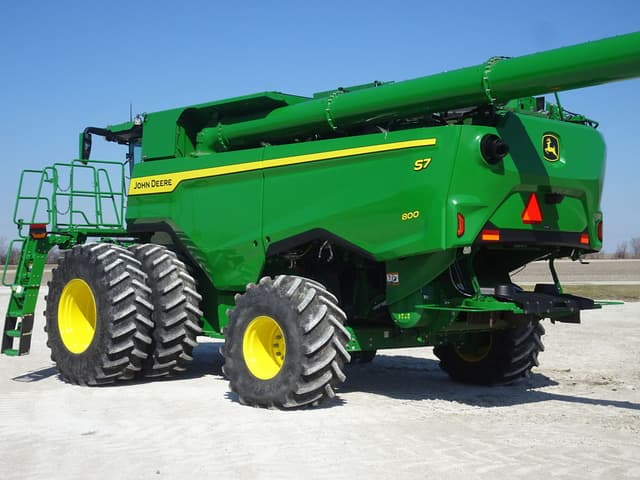 Image of John Deere S7 800 equipment image 4