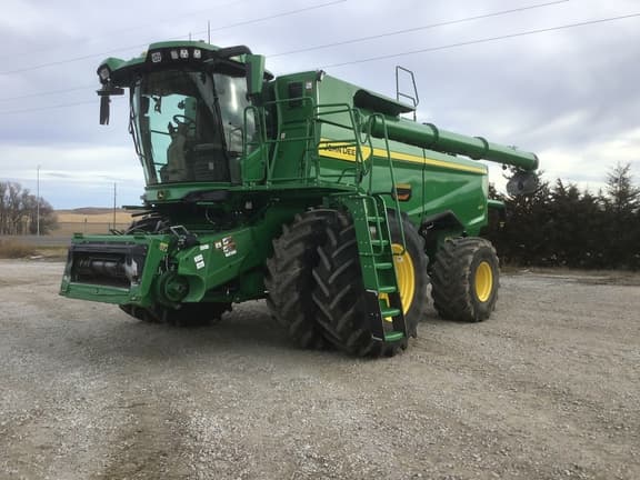 Image of John Deere S7 800 equipment image 2