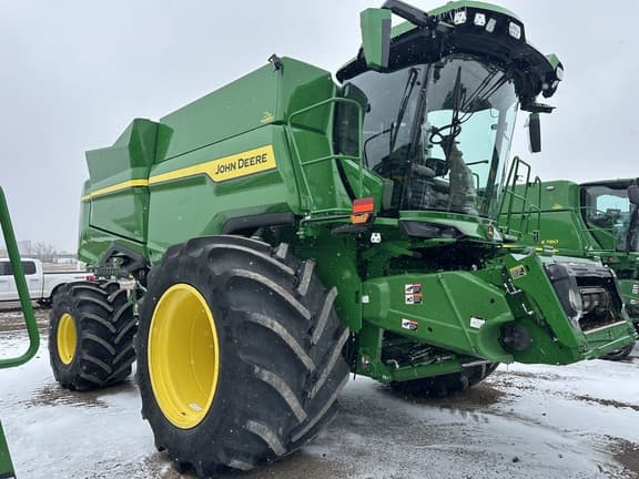 Image of John Deere S7 800 equipment image 1